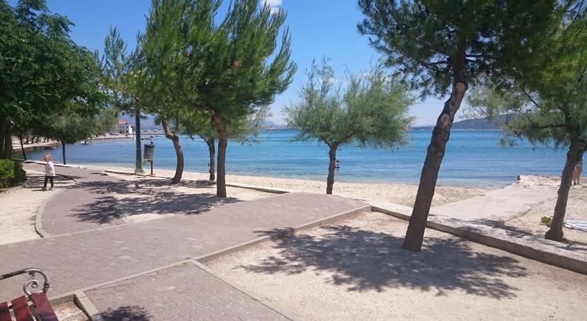 Apartment Radalj Kaštela الغرفة الصورة