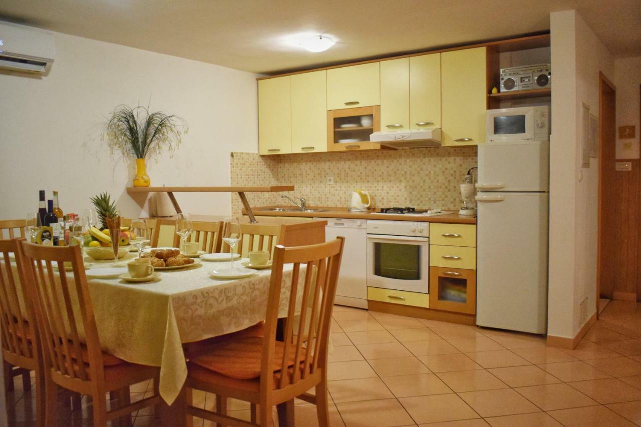 Apartment Radalj Kaštela المظهر الخارجي الصورة